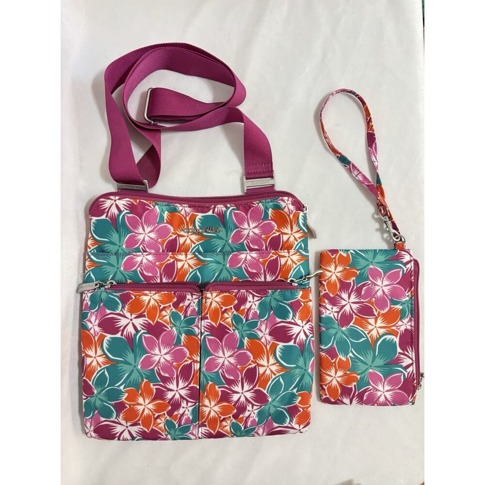 Baggallini Women's Horizon Crossbody & Wristlet Wallet Flowers Floral